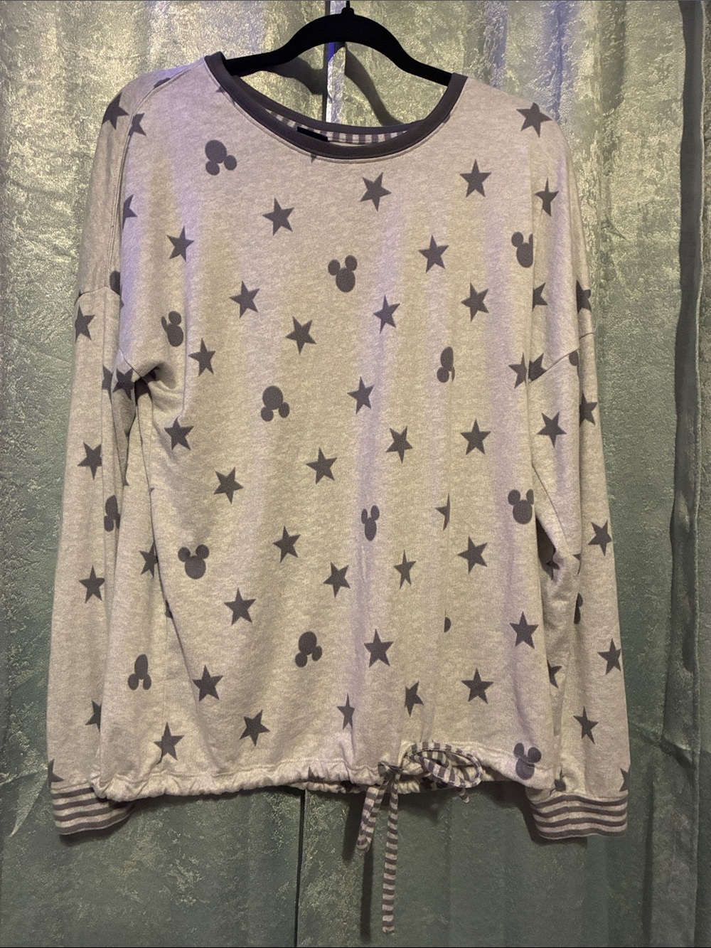 Disney Gray Star & Mouse Print Long Sleeve Pajama Top